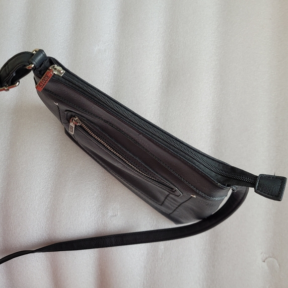 Roots Black Crossbody Bag with Adjustable Strap - Picture 4 of 13